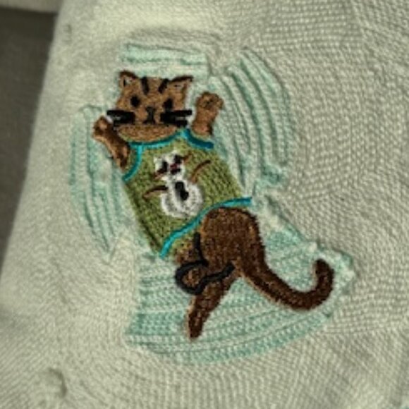 Embroidered Snow Angels Winter Throw Pillow - Ivory- NWT - Picture 5 of 13